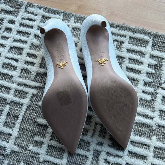 New (NWOB) PRADA Croc-effect Embossed Leather Pumps in White Size 39 - Picture 8 of 12
